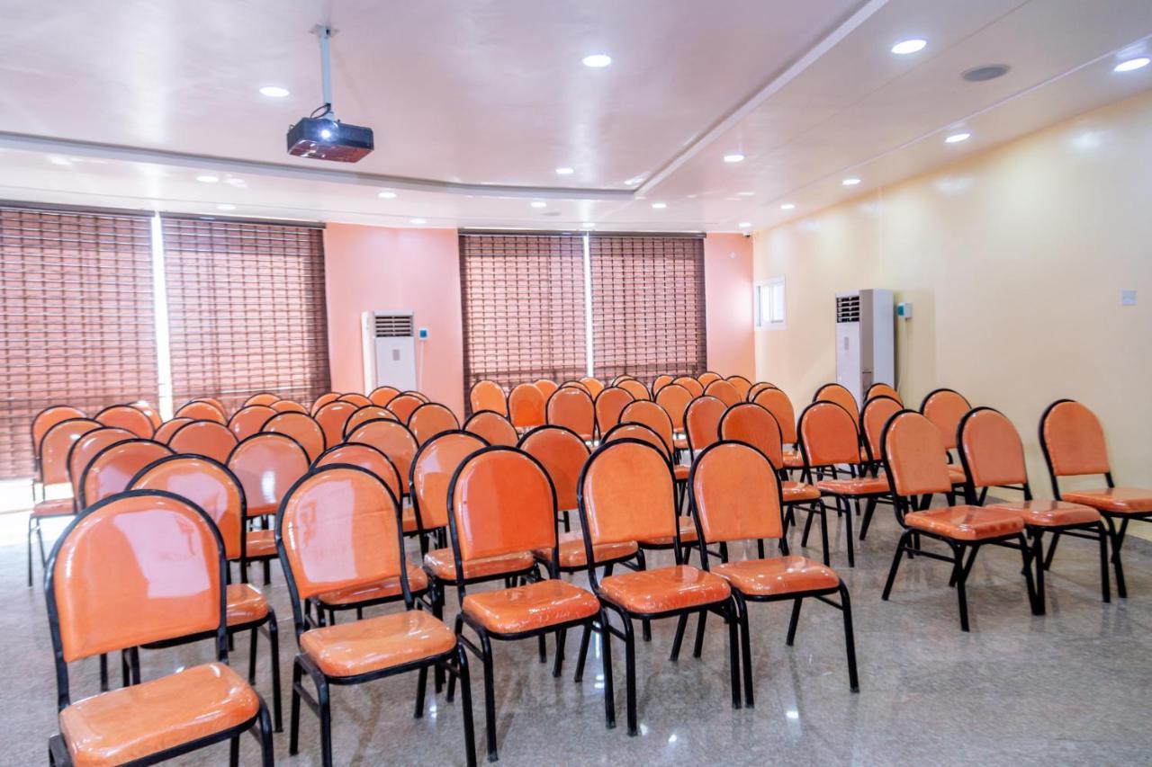 Guest Pride Hotel Kano Bagian luar foto