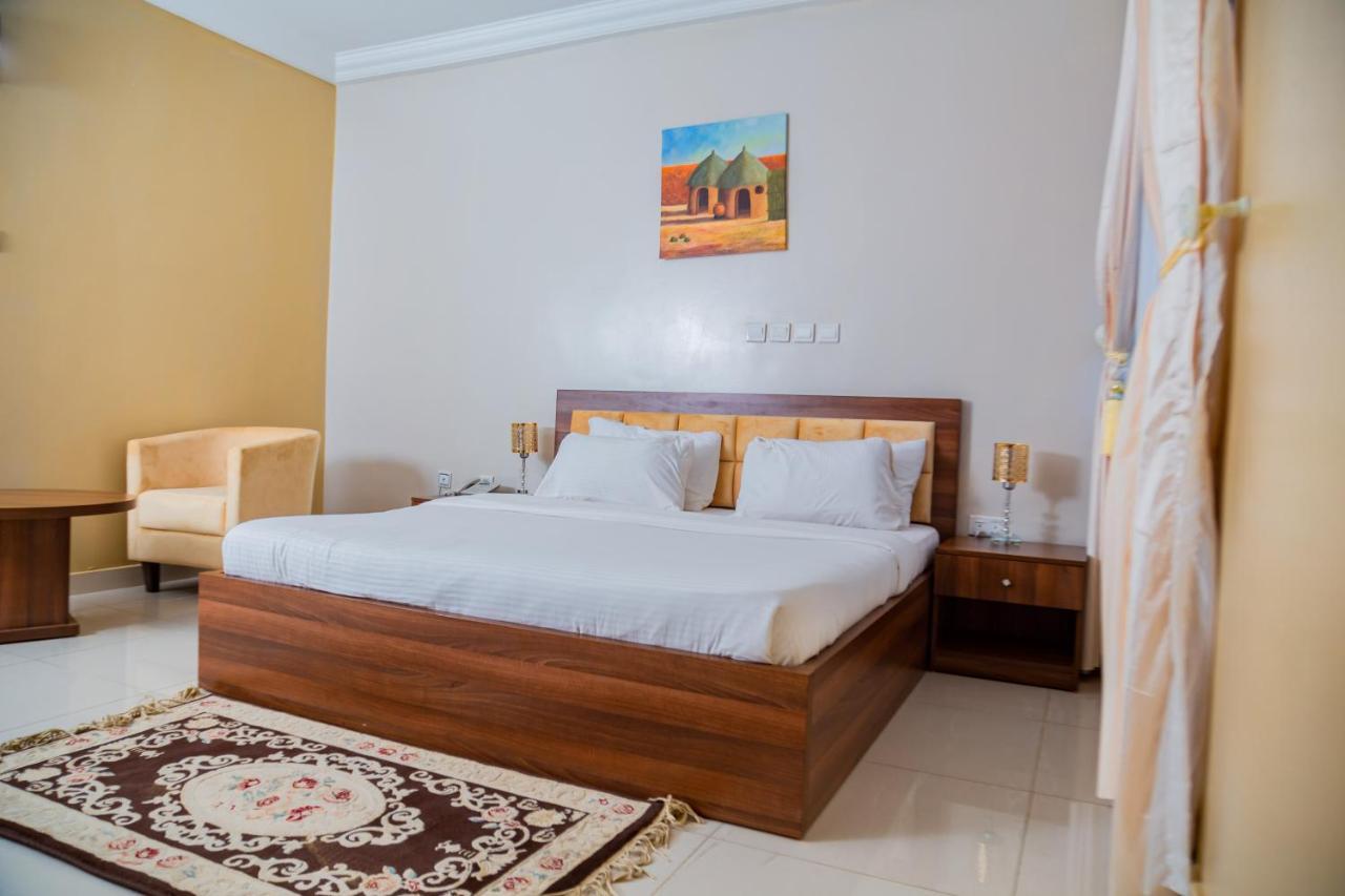 Guest Pride Hotel Kano Bagian luar foto