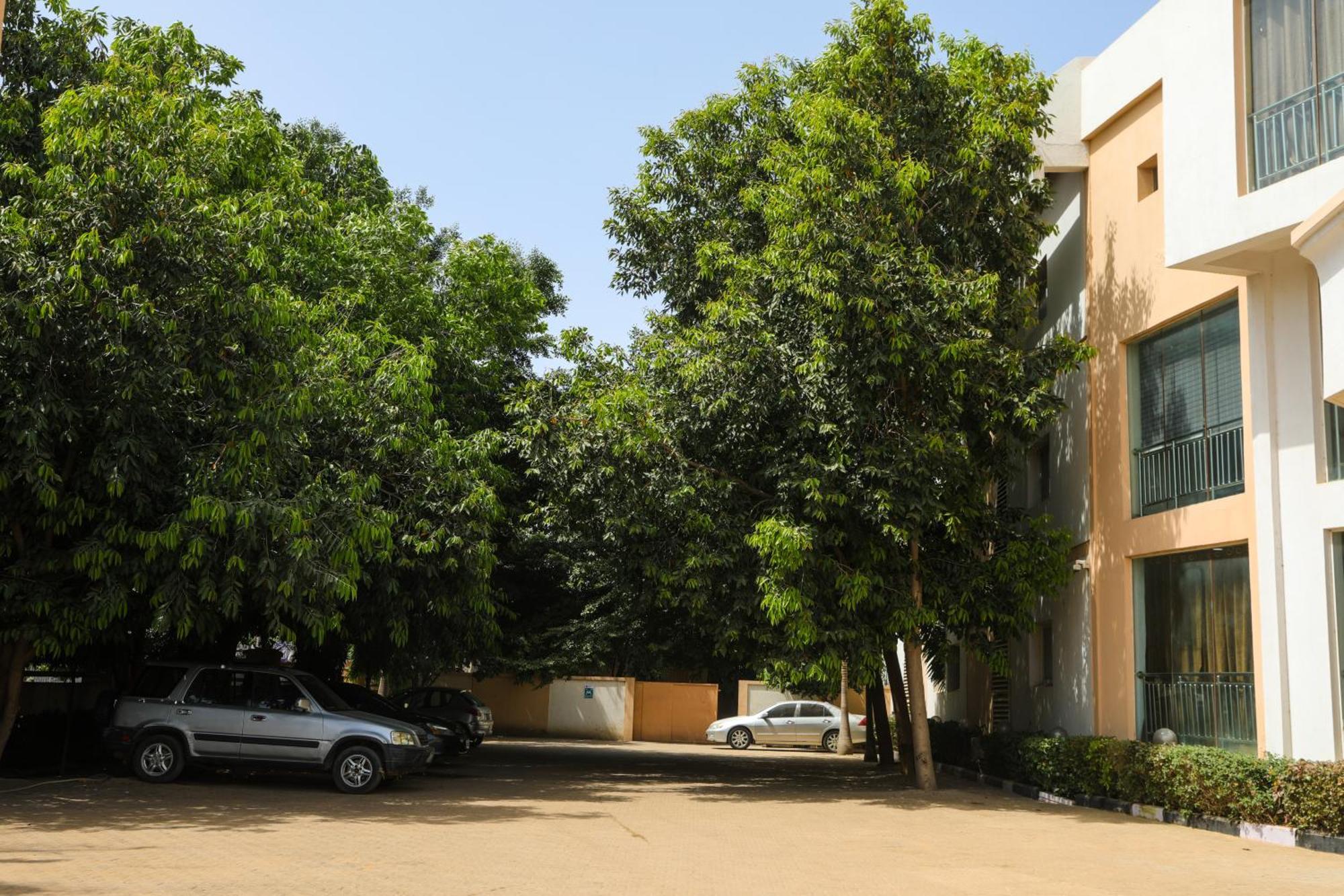 Guest Pride Hotel Kano Bagian luar foto