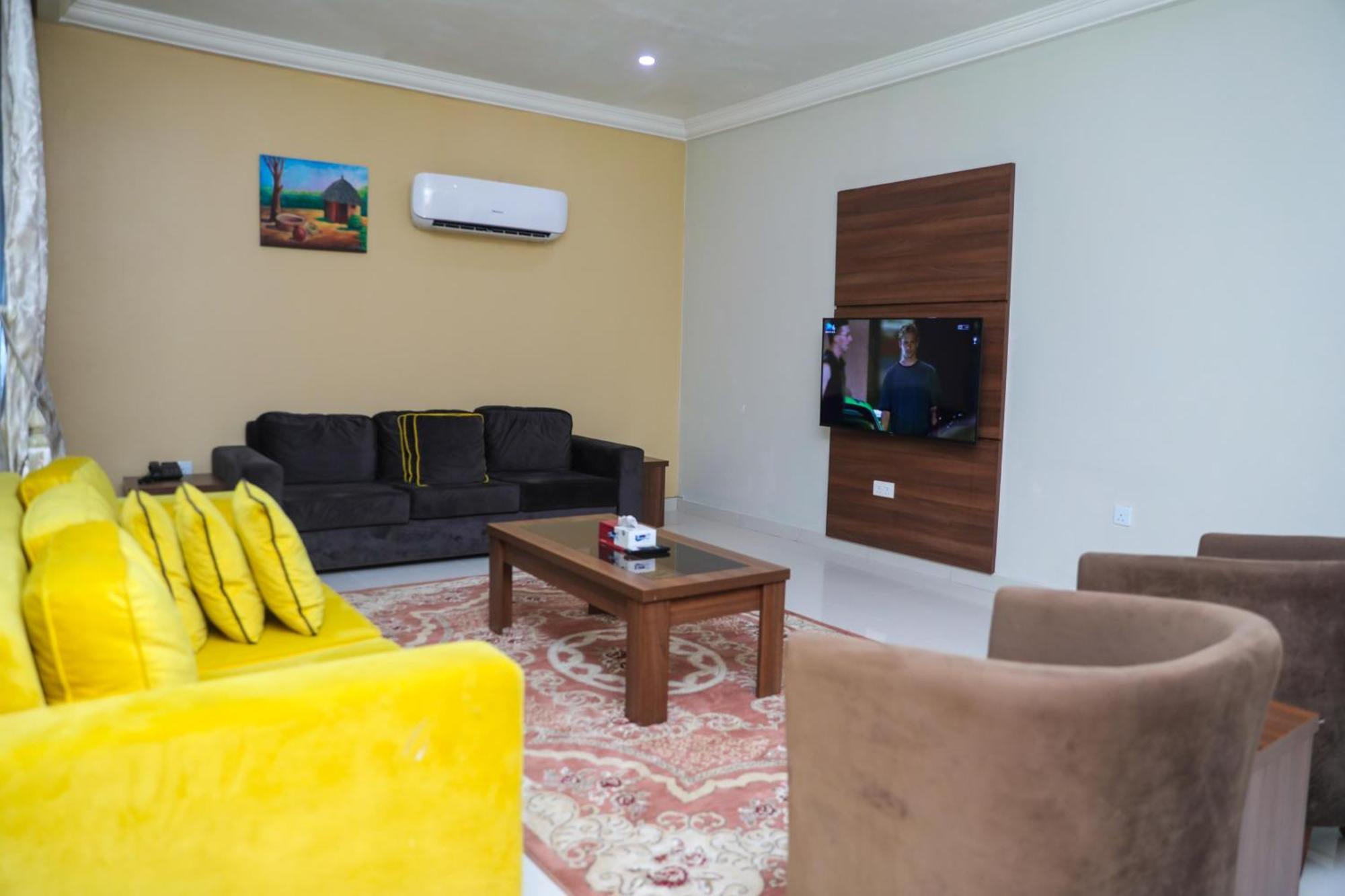 Guest Pride Hotel Kano Bagian luar foto